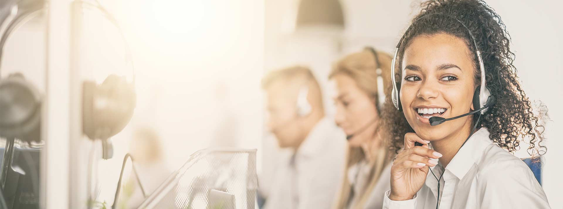 017-telefone-atendimento-bg
